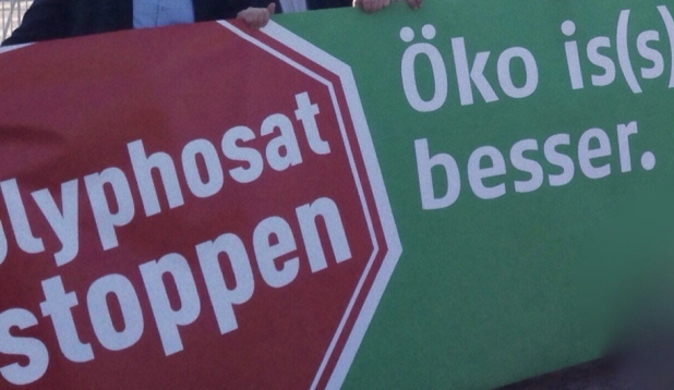 Menschen protestieren gegen Glyphosat